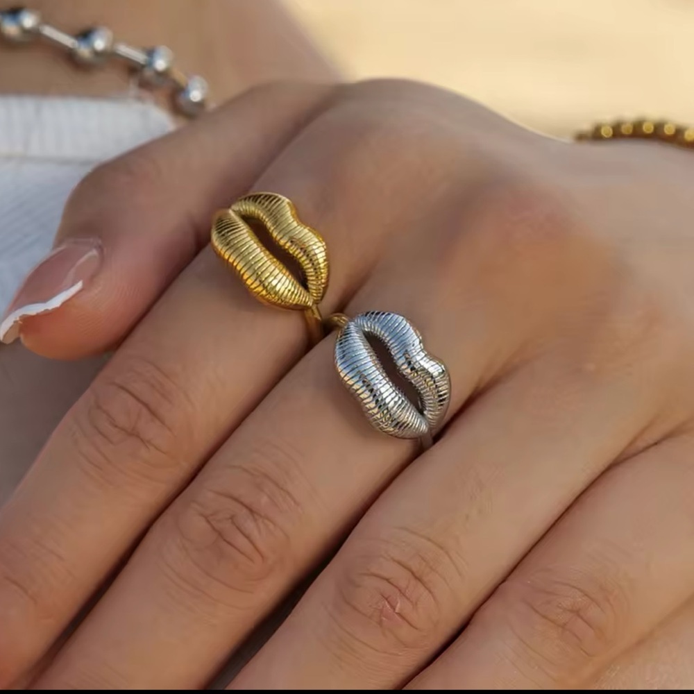 💎 New Gold Plated Stainless Steel Lip Design Open Ring